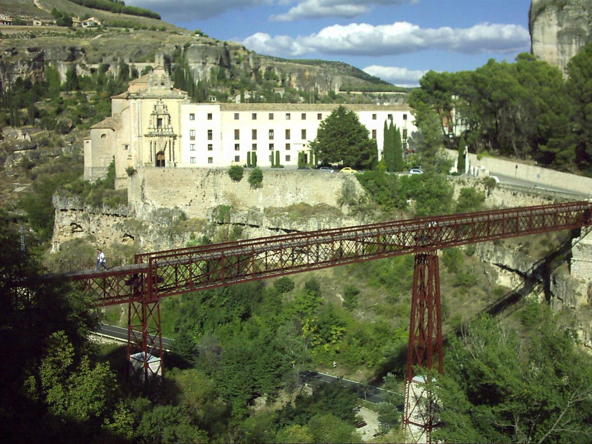Hotel De 4*